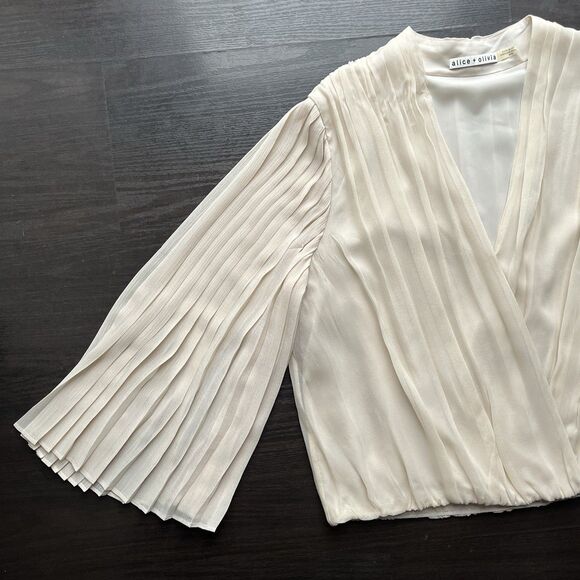 Alice + Olivia Axel Cross Front Top 100% Silk Pleated Sleeves Blouse Champagne M - Picture 4 of 16